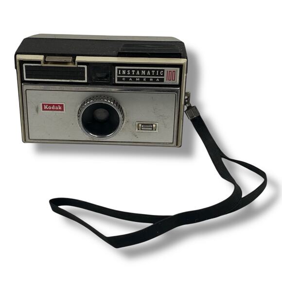 Vintage Kodak Instamatic 100 Camera UNTESTED - Picture 1 of 5
